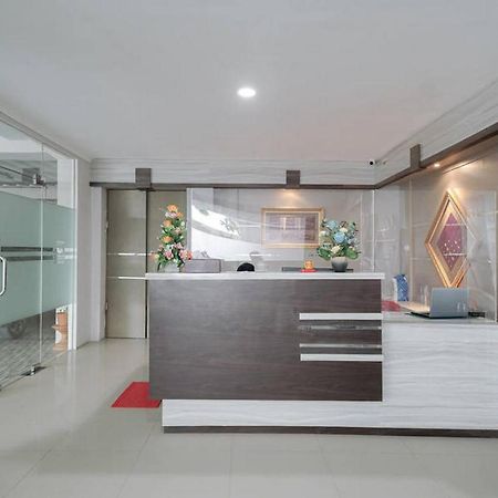 Urbanview Hotel Bari Syariah Palembang By Reddoorz Luaran gambar