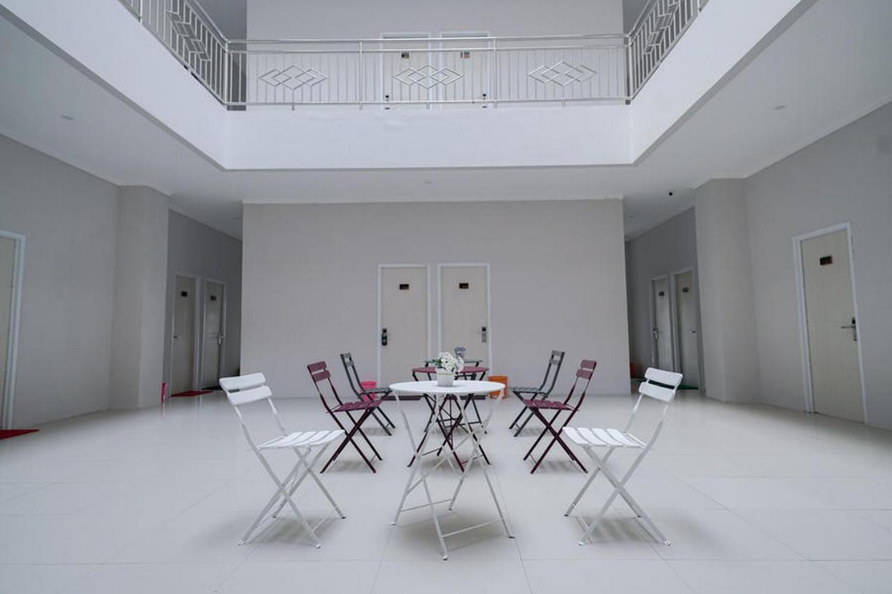 Urbanview Hotel Bari Syariah Palembang By Reddoorz Luaran gambar