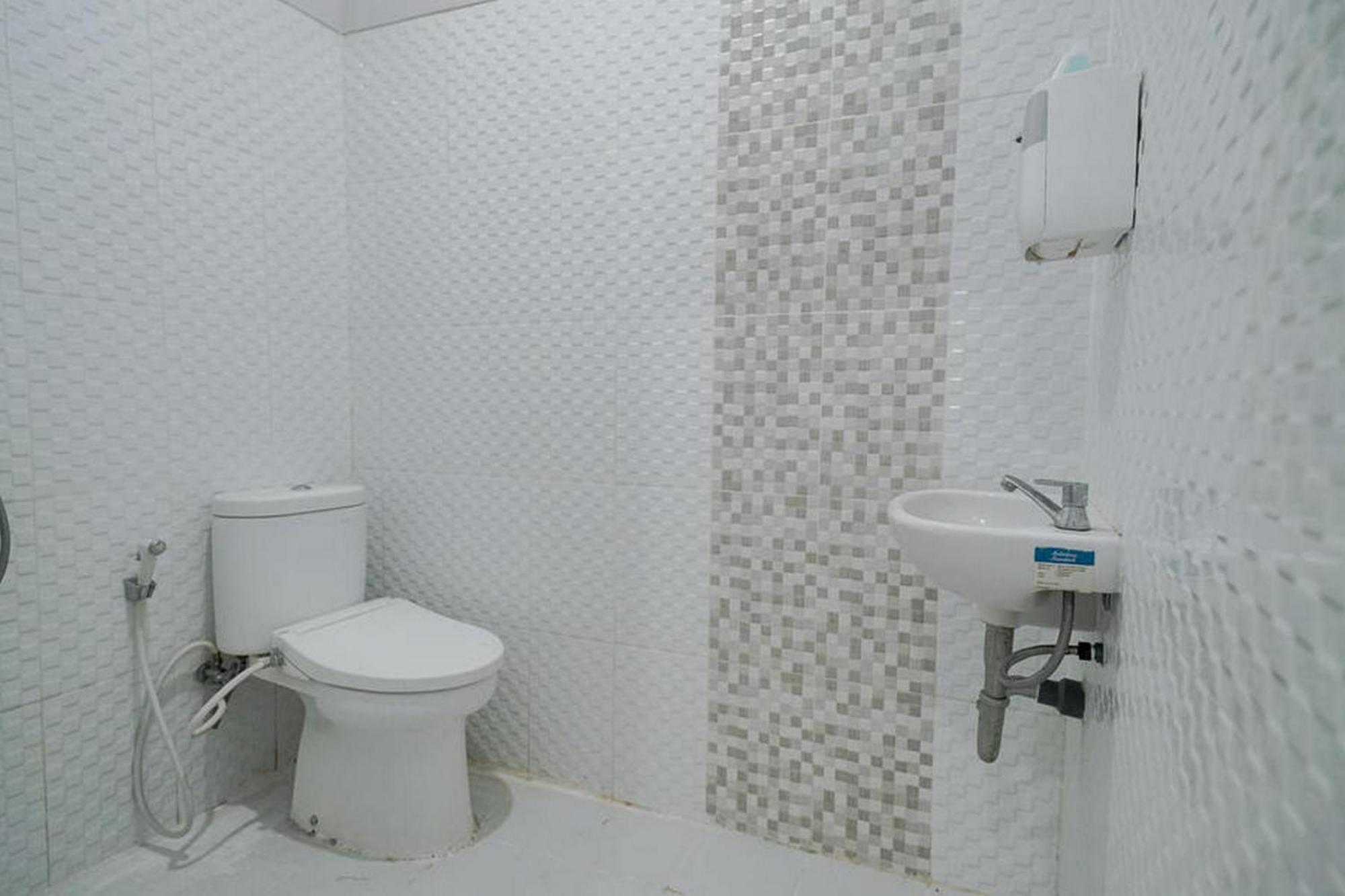 Urbanview Hotel Bari Syariah Palembang By Reddoorz Luaran gambar